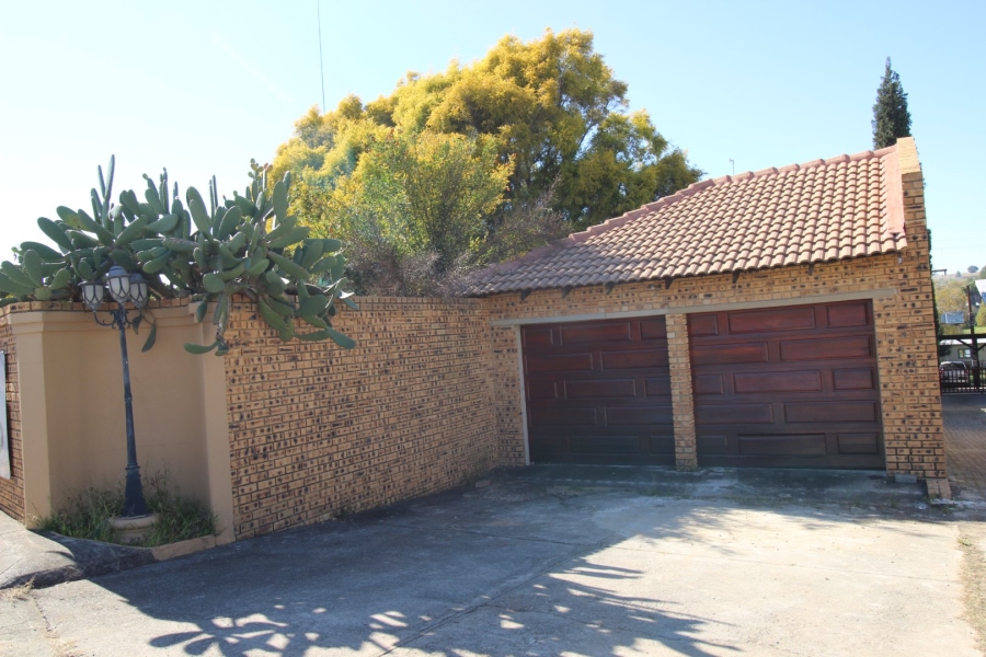 3 Bedroom Property for Sale in Lake Deneysville Free State